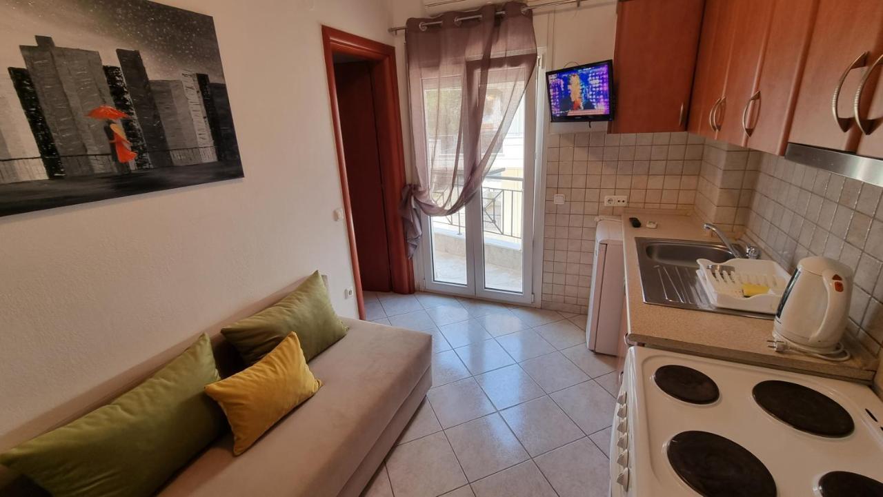 Premium Suites Ofrinion Ngoại thất bức ảnh