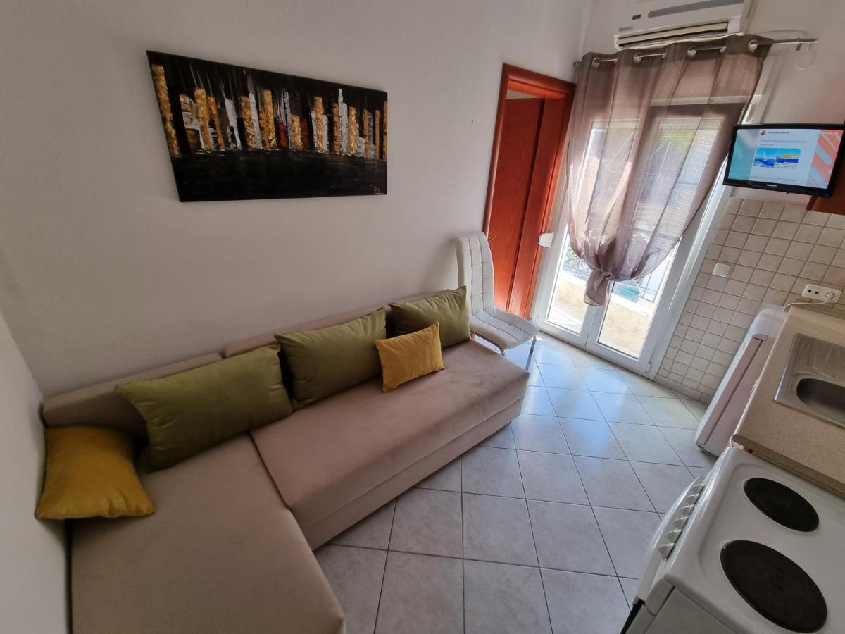 Premium Suites Ofrinion Ngoại thất bức ảnh