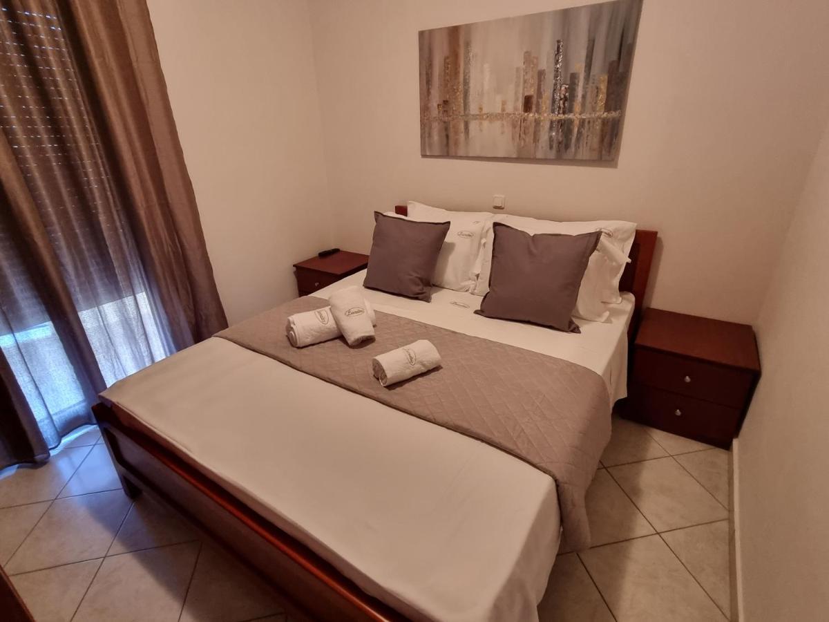 Premium Suites Ofrinion Ngoại thất bức ảnh