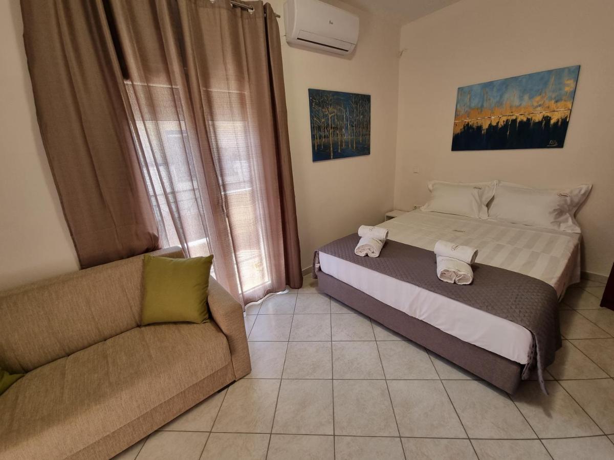 Premium Suites Ofrinion Ngoại thất bức ảnh