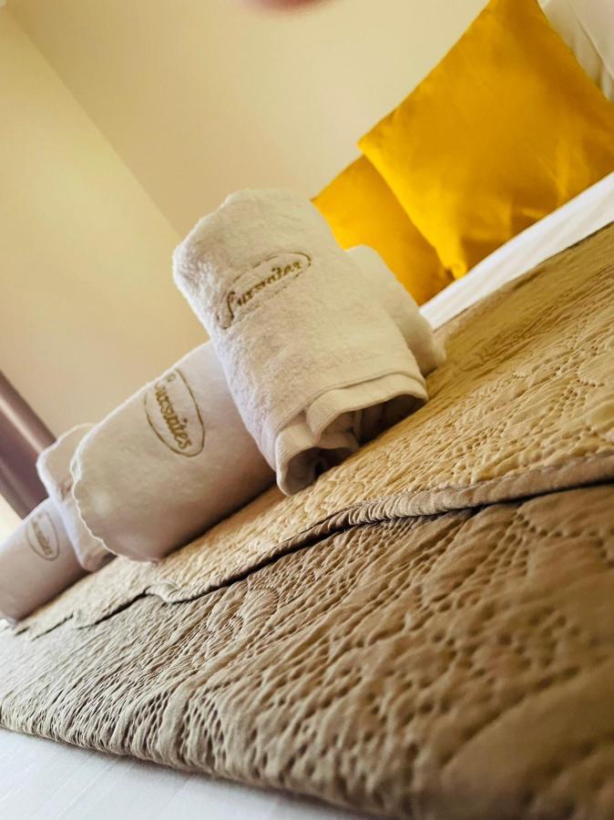 Premium Suites Ofrinion Ngoại thất bức ảnh