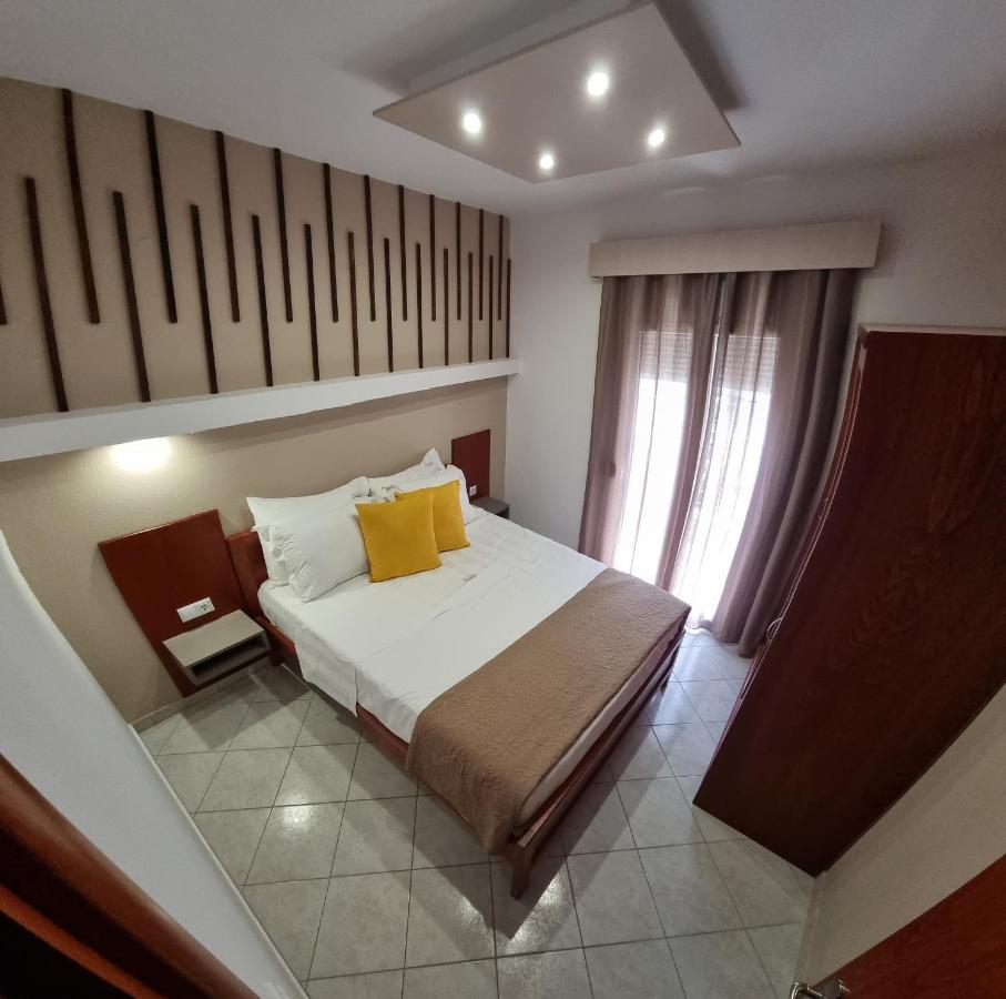 Premium Suites Ofrinion Ngoại thất bức ảnh
