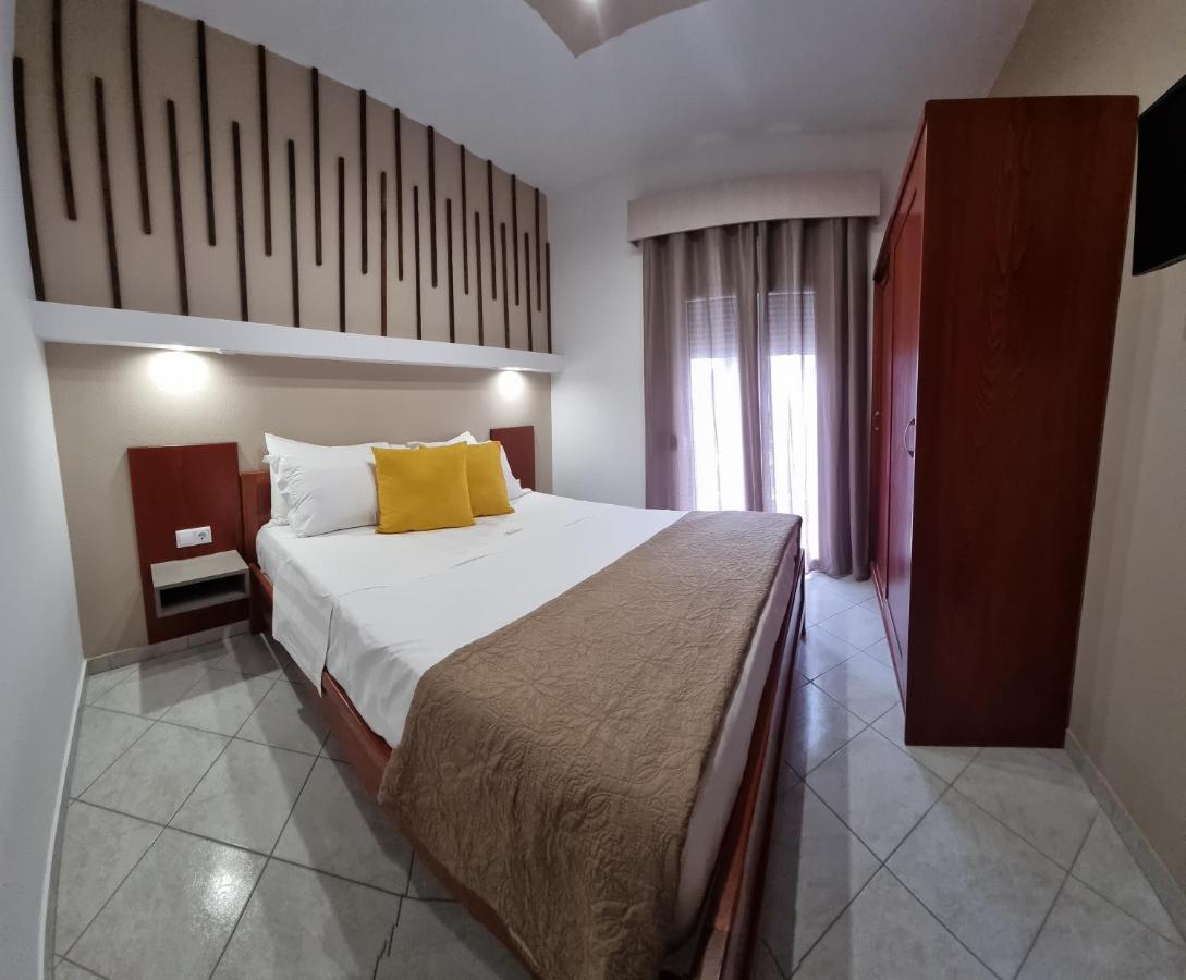 Premium Suites Ofrinion Ngoại thất bức ảnh