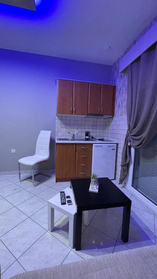 Premium Suites Ofrinion Ngoại thất bức ảnh