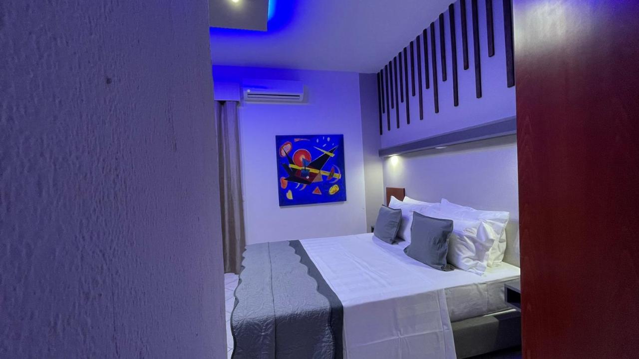 Premium Suites Ofrinion Ngoại thất bức ảnh